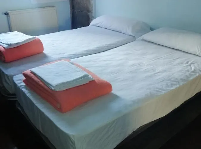 Alecer בית הארחה *